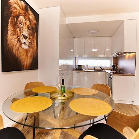 Starlight Bronze Szeged- Exclusive Apartment ภายนอก รูปภาพ