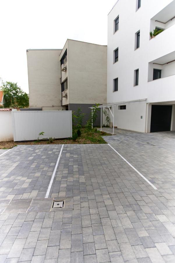 Starlight Bronze Szeged- Exclusive Apartment ภายนอก รูปภาพ