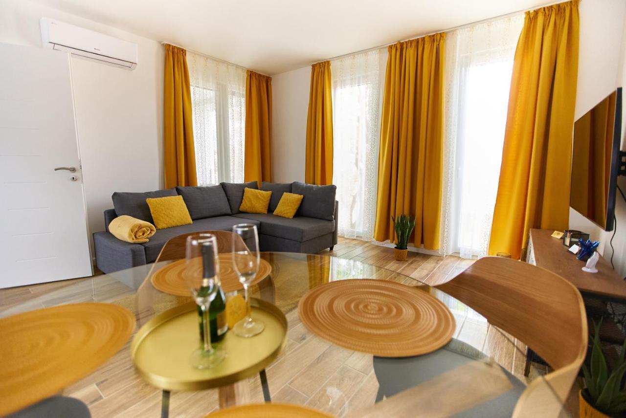Starlight Bronze Szeged- Exclusive Apartment ภายนอก รูปภาพ