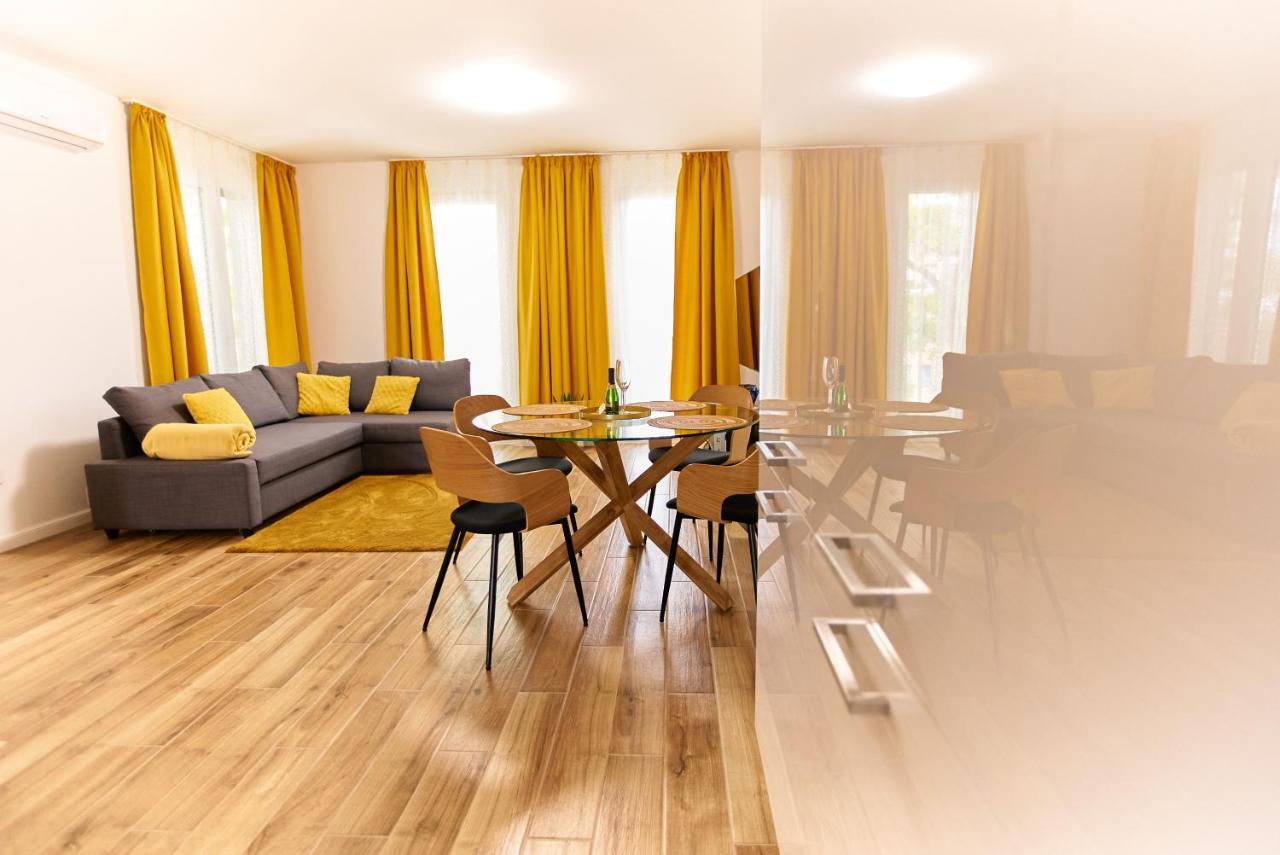 Starlight Bronze Szeged- Exclusive Apartment ภายนอก รูปภาพ