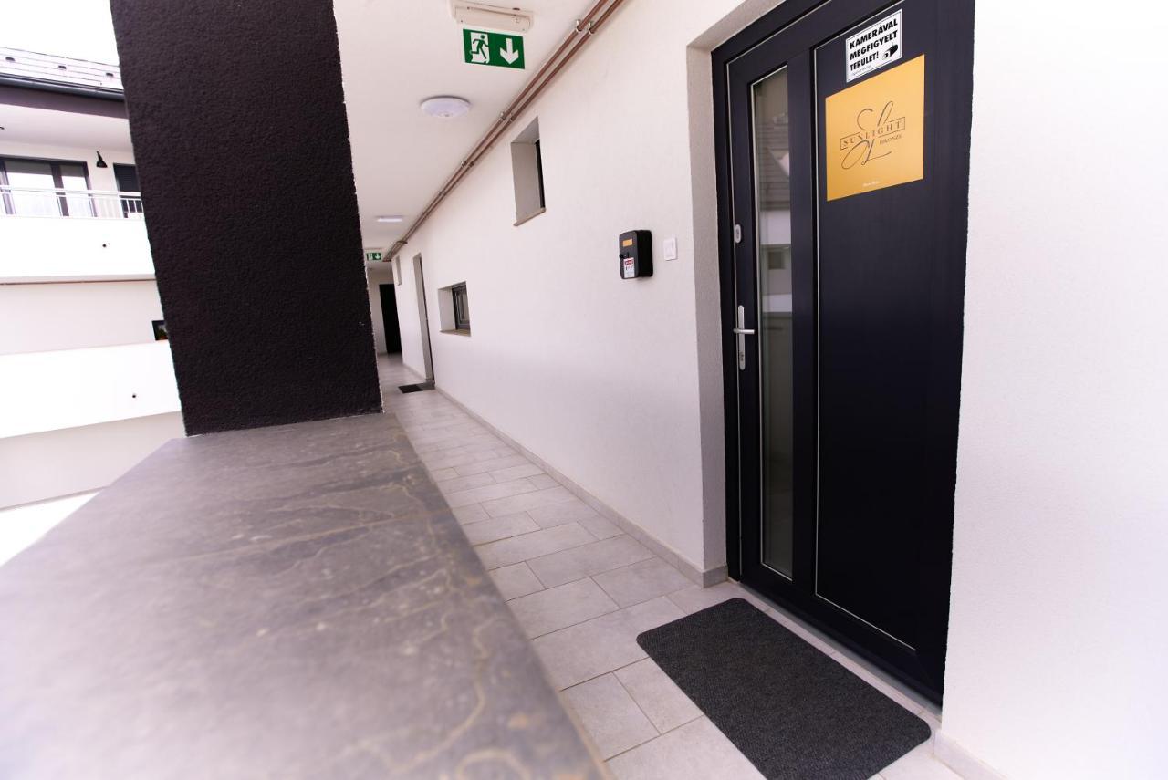 Starlight Bronze Szeged- Exclusive Apartment ภายนอก รูปภาพ